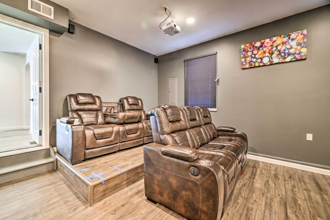 Pocono Vacation With Movie And Hot Tub! Holiday home
