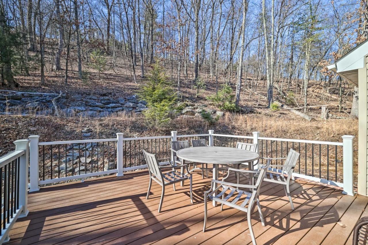 Pocono Vacation With Movie And Hot Tub! *